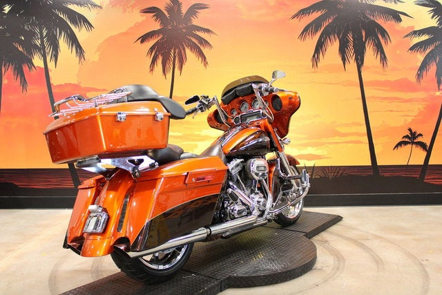 2012 Harley-Davidson FLHXSE3 - CVO Street Glide Base
