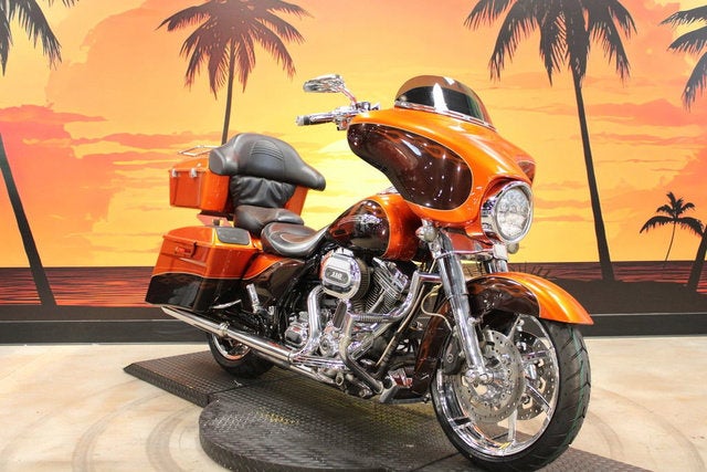 2012 Harley-Davidson FLHXSE3 - CVO Street Glide Base