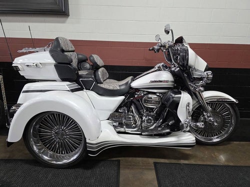 2020 Harley-Davidson FLHTCUTGSE - CVO Tri Glide Base