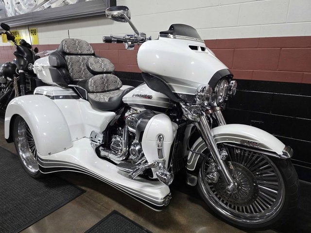 2020 Harley-Davidson FLHTCUTGSE - CVO Tri Glide Base