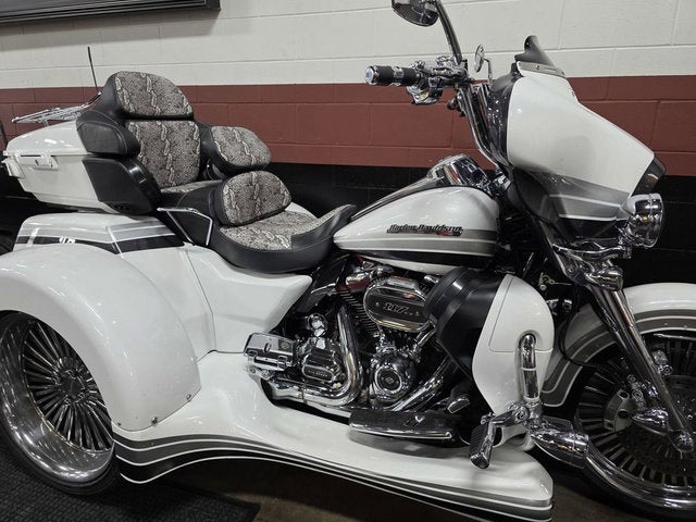 2020 Harley-Davidson FLHTCUTGSE - CVO Tri Glide Base