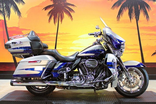 2017 Harley-Davidson FLHTKSE Base