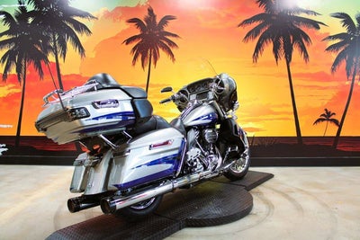 2017 Harley-Davidson FLHTKSE Base