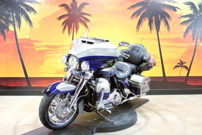2017 Harley-Davidson FLHTKSE Base