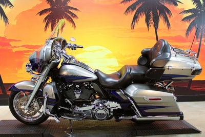 2017 Harley-Davidson FLHTKSE Base