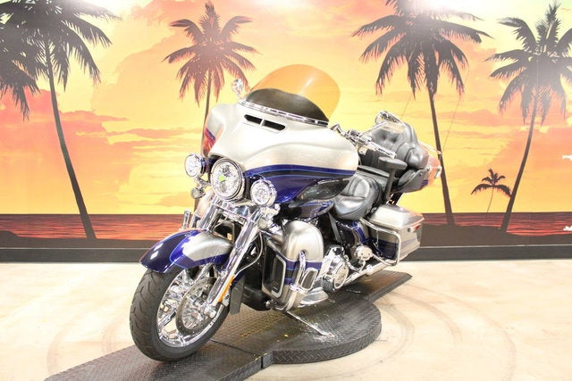 2017 Harley-Davidson FLHTKSE - CVO Limited Base