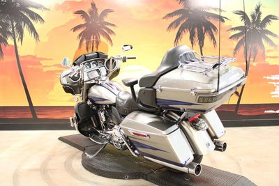 2017 Harley-Davidson FLHTKSE - CVO Limited Base