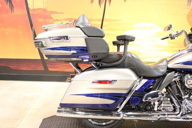 2017 Harley-Davidson FLHTKSE - CVO Limited Base