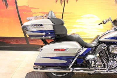 2017 Harley-Davidson FLHTKSE - CVO Limited Base