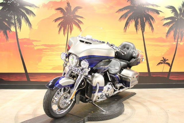 2017 Harley-Davidson FLHTKSE - CVO Limited Base