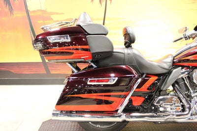 2017 Harley-Davidson FLHTKSE - CVO Limited Base
