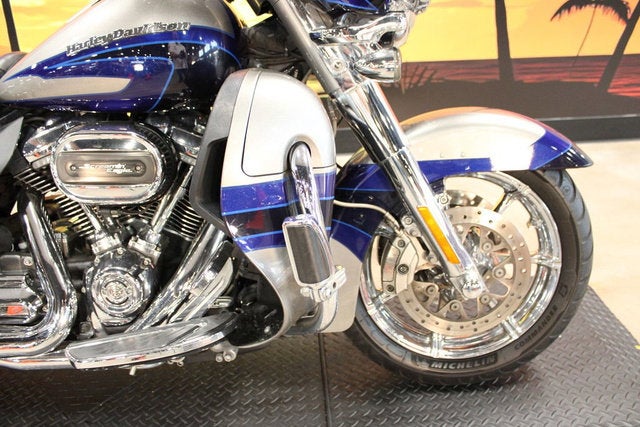 2017 Harley-Davidson FLHTKSE - CVO Limited Base