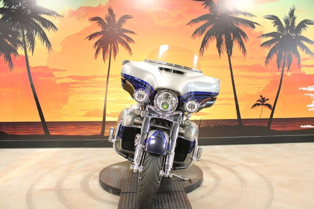 2017 Harley-Davidson FLHTKSE - CVO Limited Base