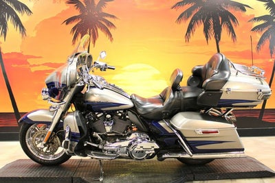 2017 Harley-Davidson FLHTKSE - CVO Limited Base