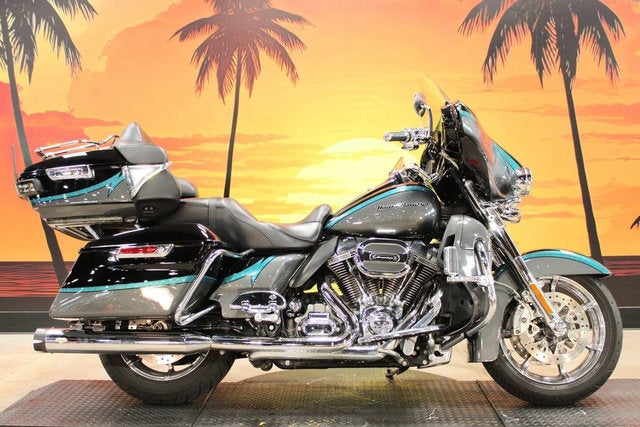 2015 Harley-Davidson FLHTKSE - CVO Limited Base