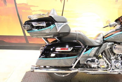 2015 Harley-Davidson FLHTKSE - CVO Limited Base