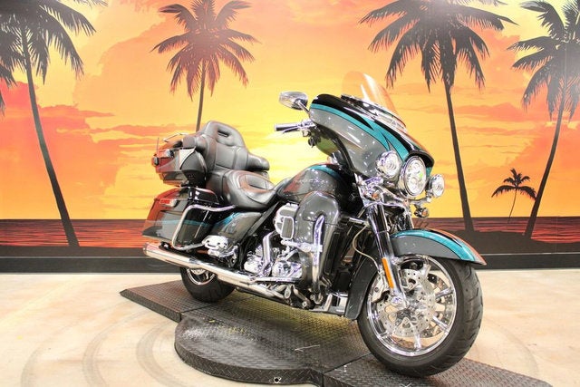 2015 Harley-Davidson FLHTKSE - CVO Limited Base