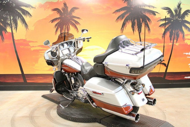 2014 Harley-Davidson FLHTKSE - CVO Limited Base