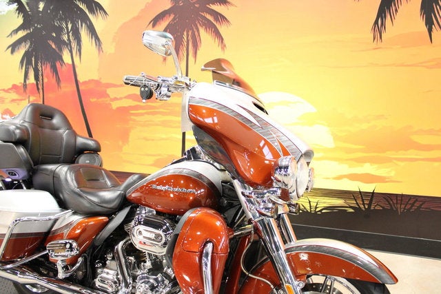 2014 Harley-Davidson FLHTKSE - CVO Limited Base