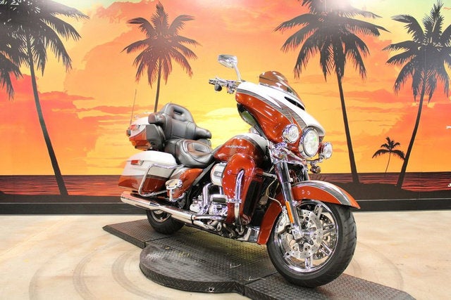 2014 Harley-Davidson FLHTKSE - CVO Limited Base