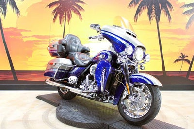 2016 Harley-Davidson FLHTKSE - CVO Limited Base