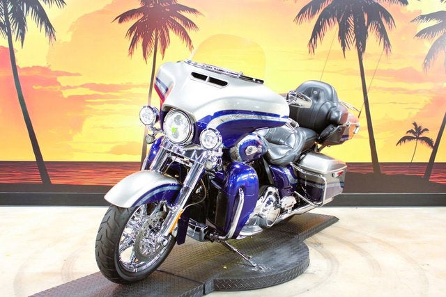 2016 Harley-Davidson FLHTKSE - CVO Limited Base