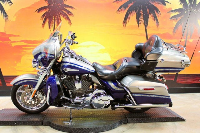 2016 Harley-Davidson FLHTKSE - CVO Limited Base