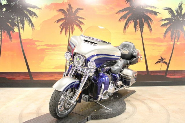 2016 Harley-Davidson FLHTKSE - CVO Limited Base