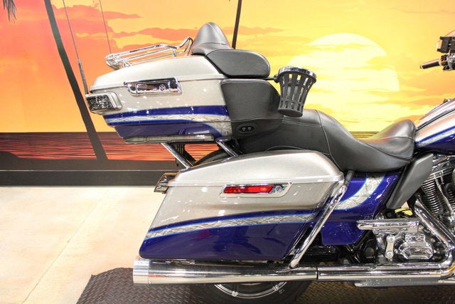 2016 Harley-Davidson FLHTKSE - CVO Limited Base