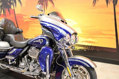 2016 Harley-Davidson FLHTKSE - CVO Limited Base