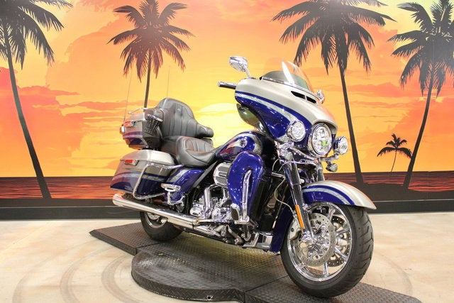 2016 Harley-Davidson FLHTKSE - CVO Limited Base