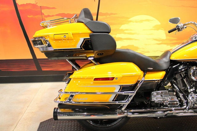 2022 Harley-Davidson FLTRKSE - CVO Road Glide Limited Base