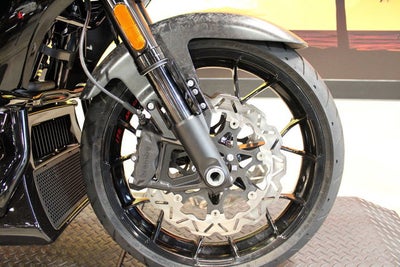 2025 Harley-Davidson FLTRXSTSE - CVO Road Glide ST Base