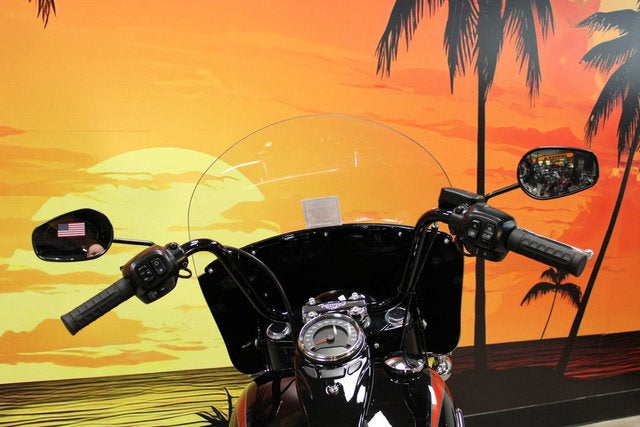 2025 Harley-Davidson Softail FLHC - Heritage Classic