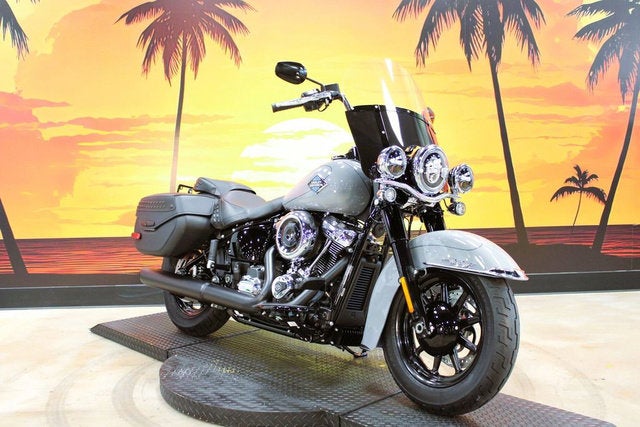 2026 Harley-Davidson Softail FLHC - Heritage Classic