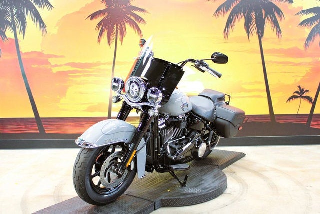 2026 Harley-Davidson Softail FLHC - Heritage Classic