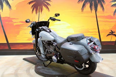 2026 Harley-Davidson Softail FLHC - Heritage Classic
