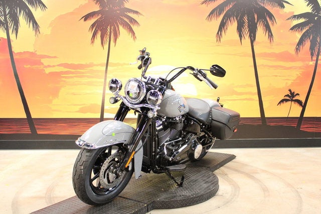 2026 Harley-Davidson Softail FLHC - Heritage Classic