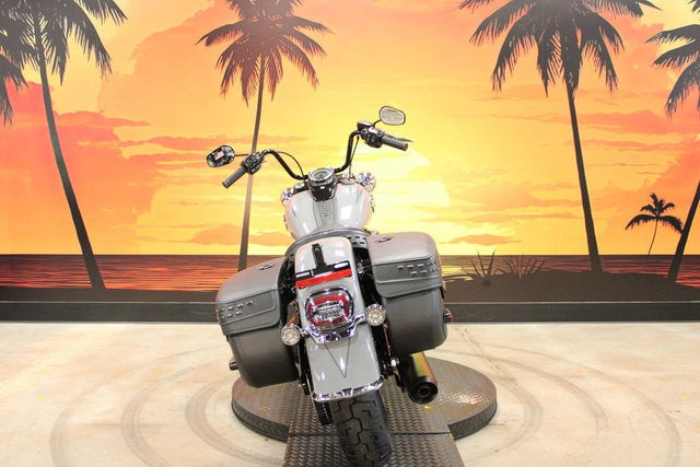 2026 Harley-Davidson Softail FLHC - Heritage Classic