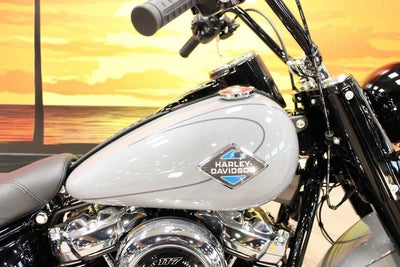 2026 Harley-Davidson Softail FLHC - Heritage Classic