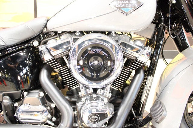 2026 Harley-Davidson Softail FLHC - Heritage Classic