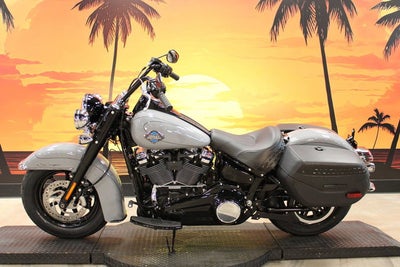 2026 Harley-Davidson Softail FLHC - Heritage Classic