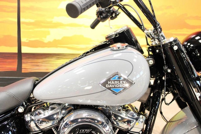 2026 Harley-Davidson Softail FLHC - Heritage Classic
