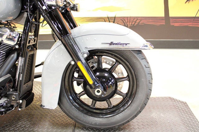 2026 Harley-Davidson Softail FLHC - Heritage Classic