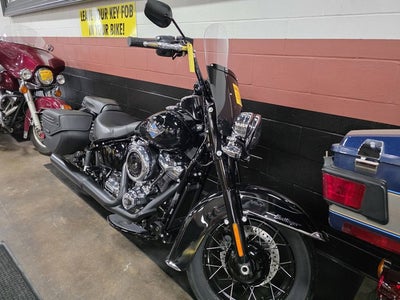 2026 Harley-Davidson Softail FLHC - Heritage Classic