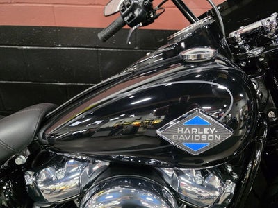 2026 Harley-Davidson Softail FLHC - Heritage Classic