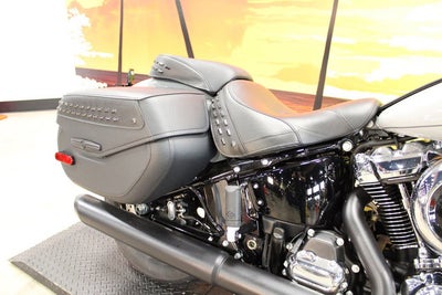 2026 Harley-Davidson Softail FLHC - Heritage Classic