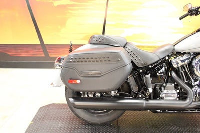 2026 Harley-Davidson Softail FLHC - Heritage Classic