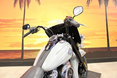 2026 Harley-Davidson Softail FLHC - Heritage Classic