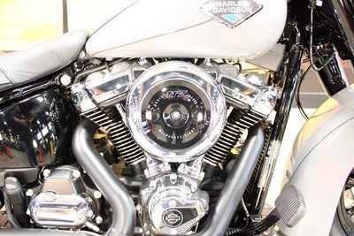 2026 Harley-Davidson Softail FLHC - Heritage Classic